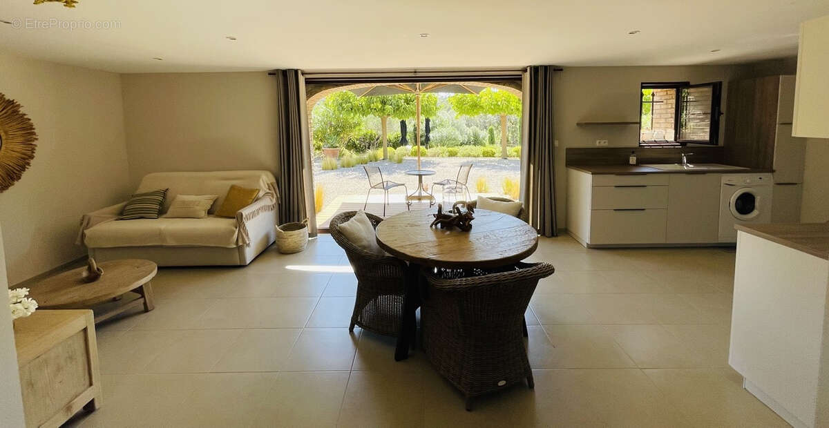 Maison à PLAN-DE-LA-TOUR