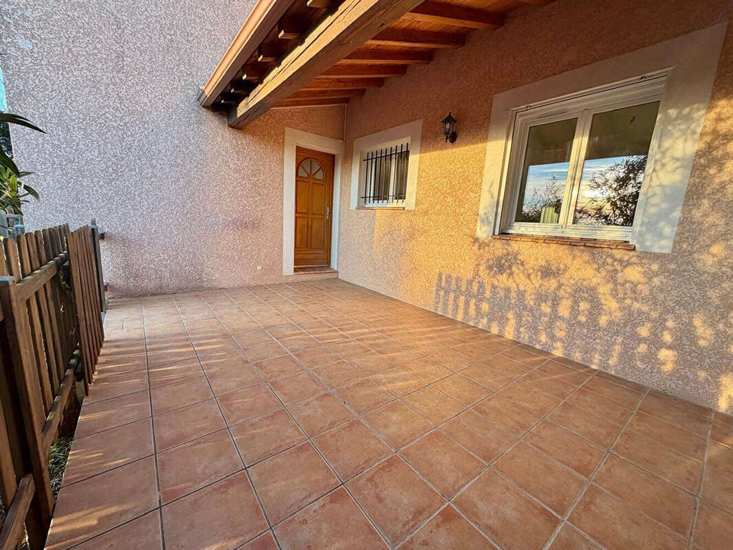 Maison à LA CALMETTE