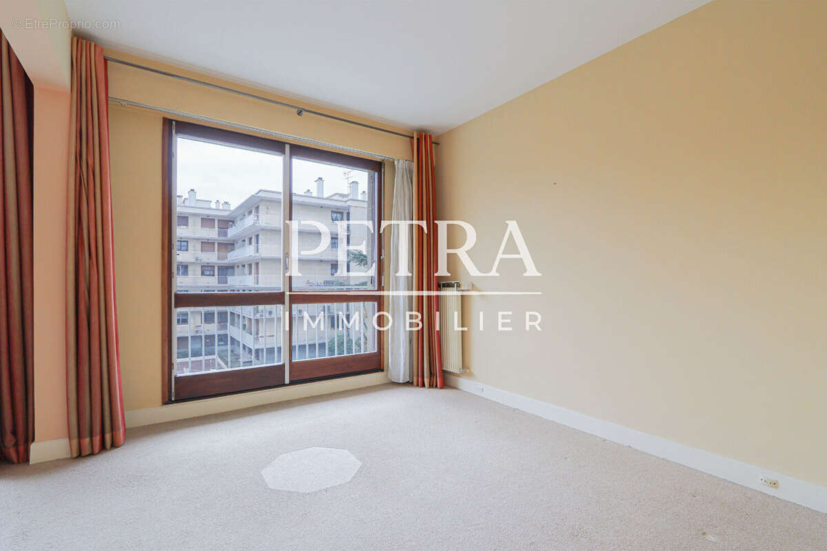 Appartement à L&#039;HAY-LES-ROSES