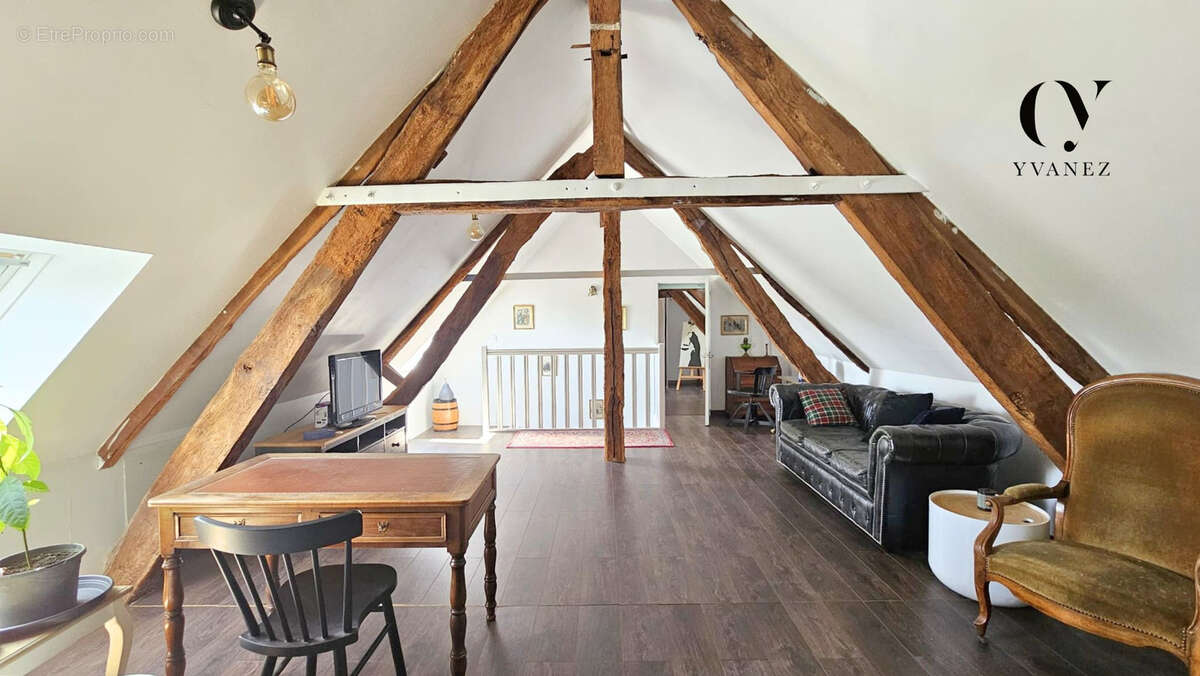 Maison à DOMAGNE