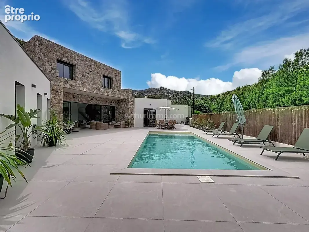 Maison à CALVI