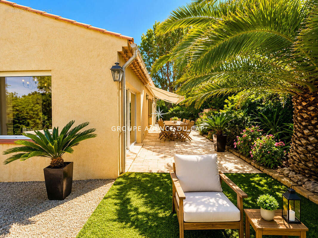 Villa à vendre avec 4 chambres et piscine à 100m des criques de saint-aygulf - photo 8