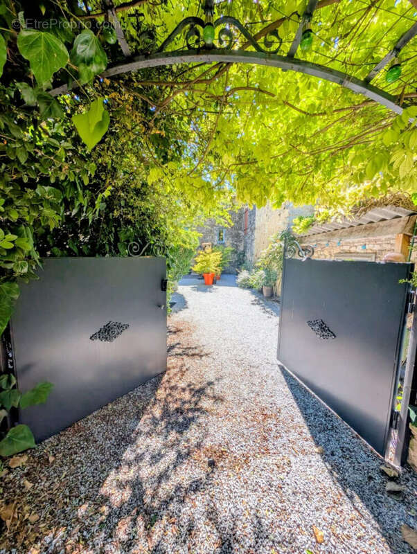 Maison à GOUDARGUES