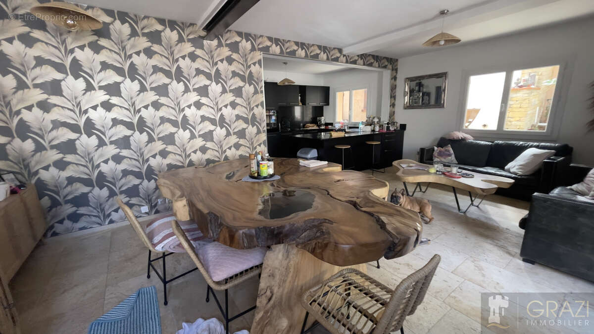 Appartement à SIX-FOURS-LES-PLAGES