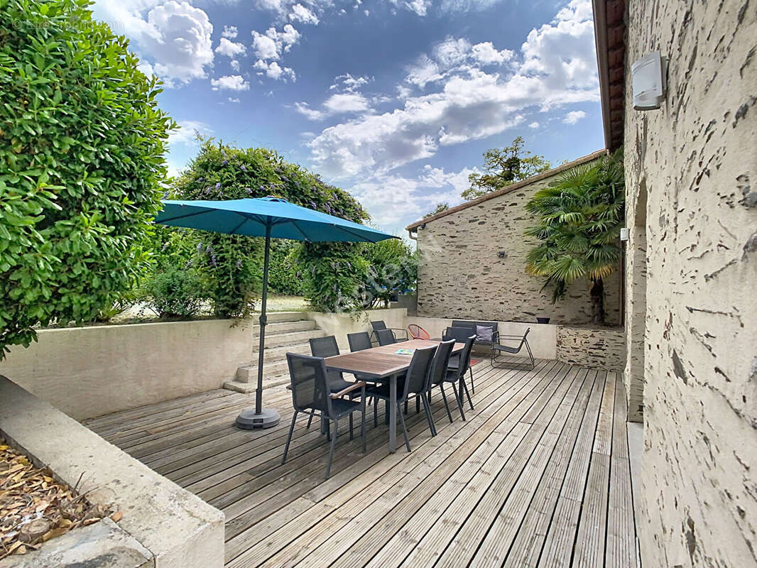 Charmante ancienne grange rénovée avec piscine à Vendre à Gesté - photo 6