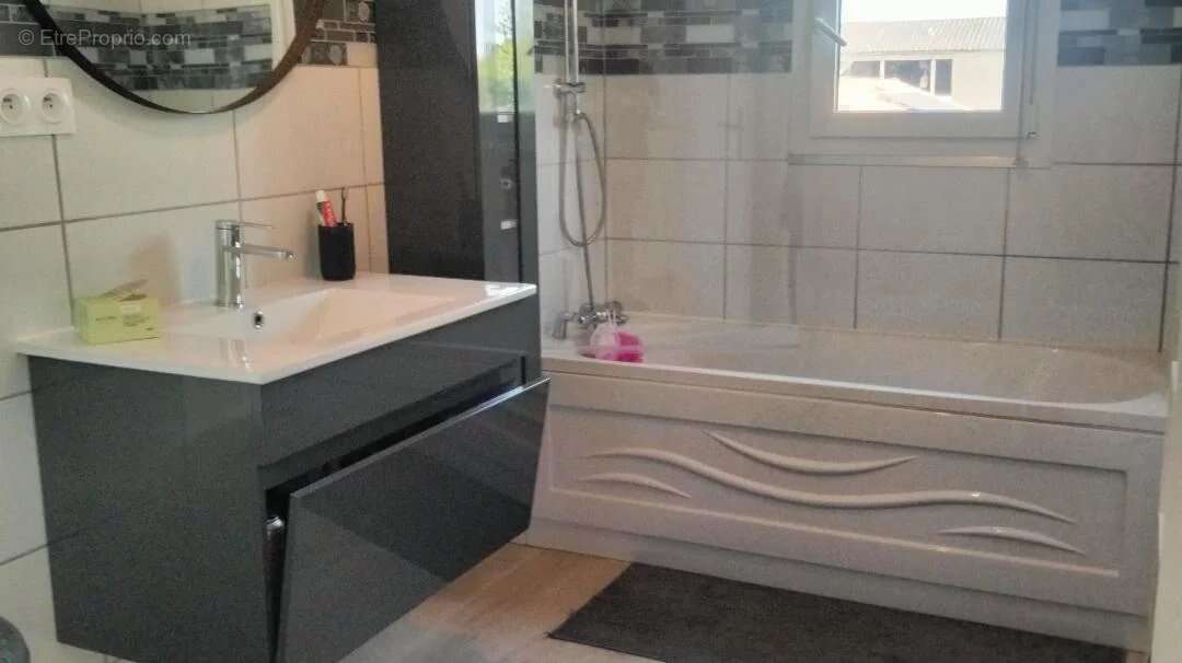 Maison 142m2, piscine , 2 mns de Neuville. - photo 11