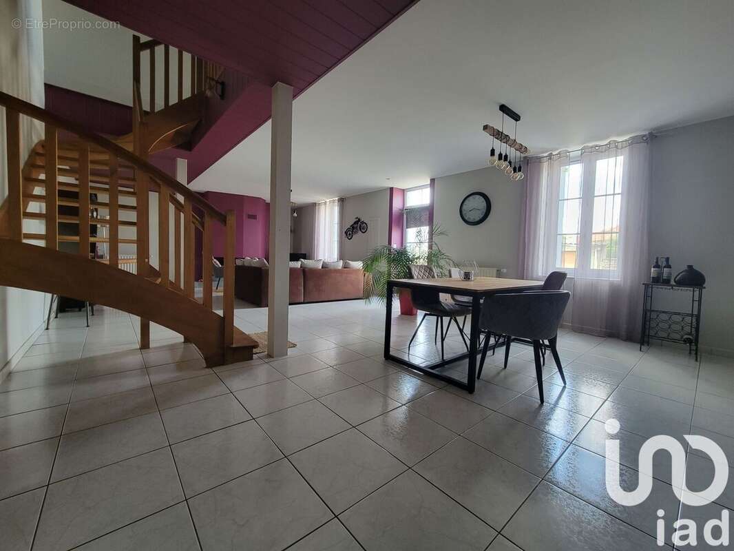 Maison 169 m² à Reaumur  - photo 6