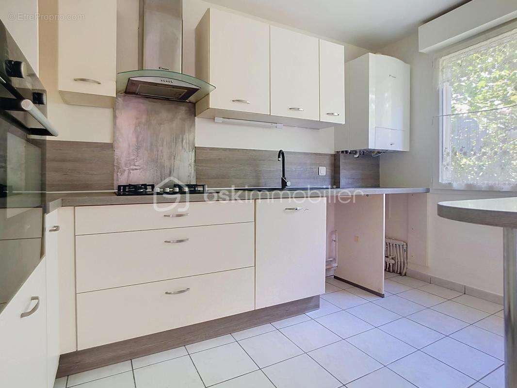 Maison de ville I 85m² I Serris bourg I Top emplacement - photo 2