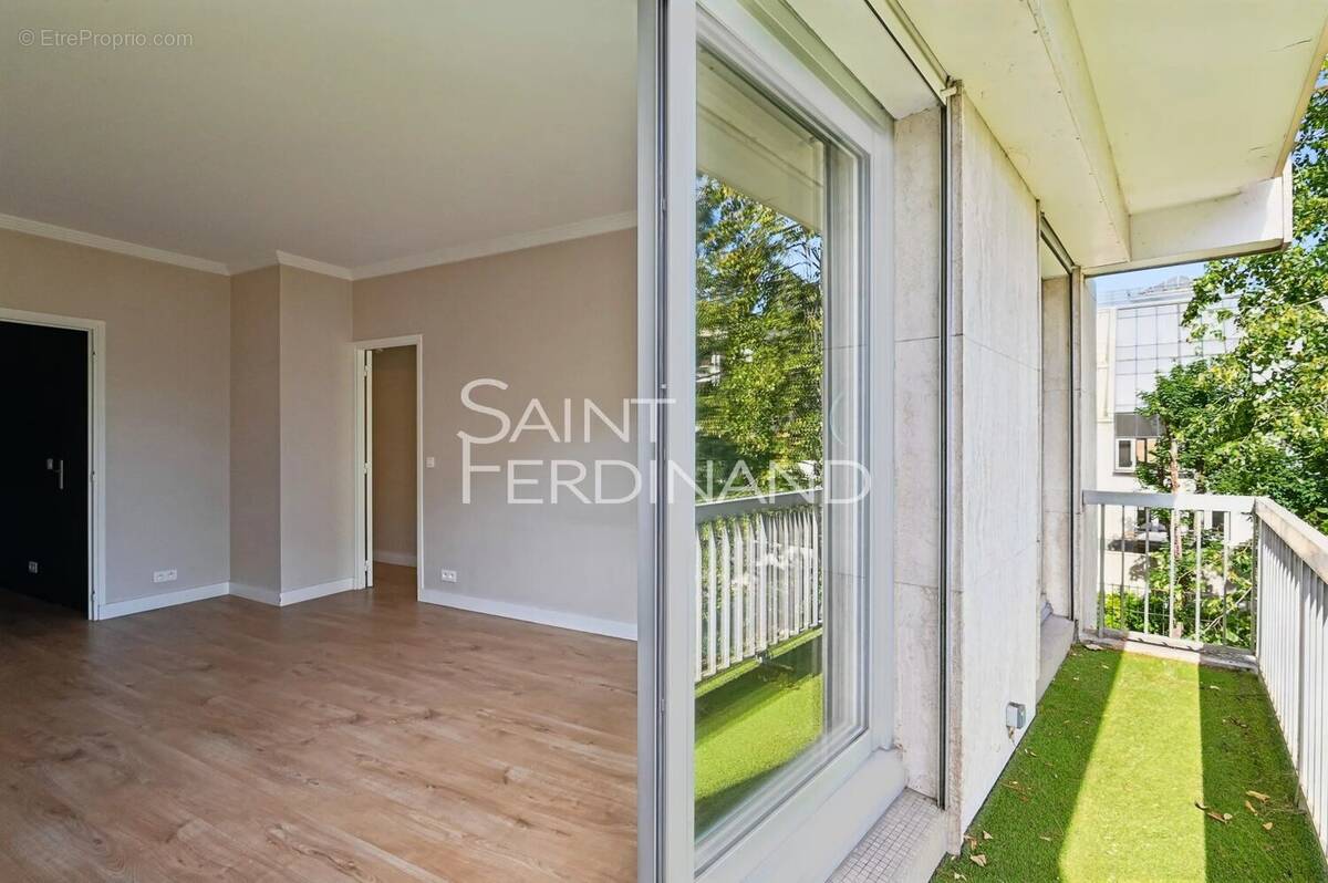 Appartement à NEUILLY-SUR-SEINE