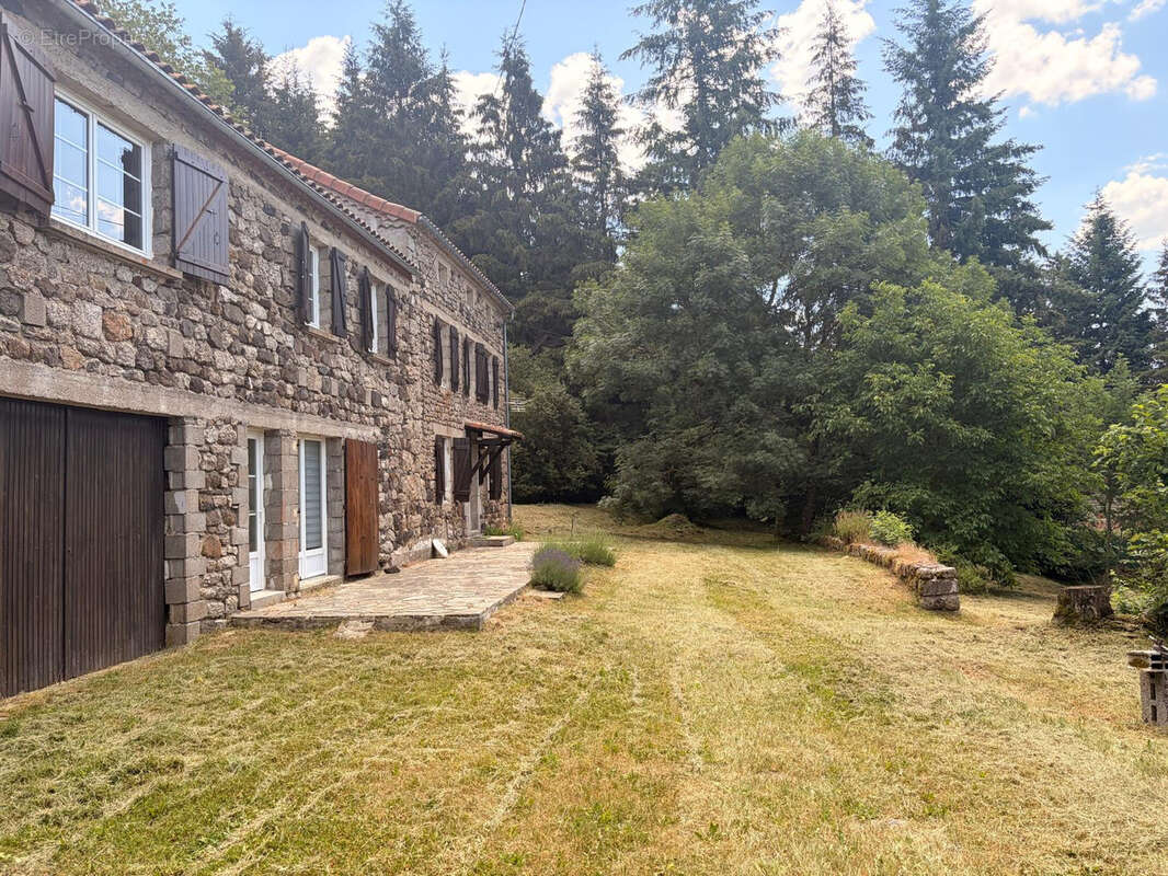 Charmante ancienne ferme en pierres sur un terrain de 2 000 m2 - photo 14