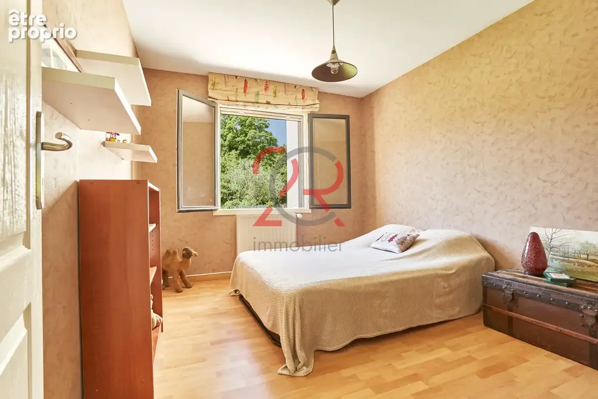 Un cadre de vie privilégié : maison familiale de 197 m2 sur une belle parcelle de 691 m - photo 7