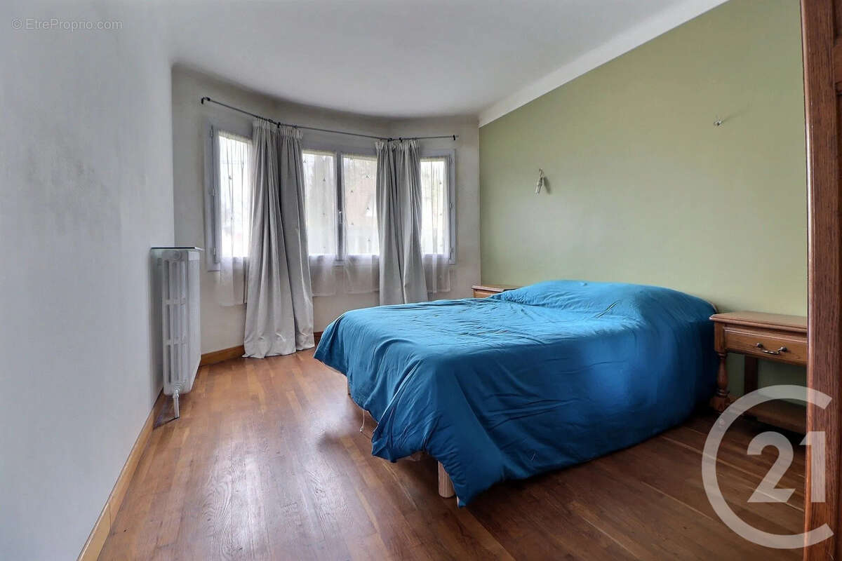 Maison 171 m² à Aulnay-Sous-Bois  - photo 7