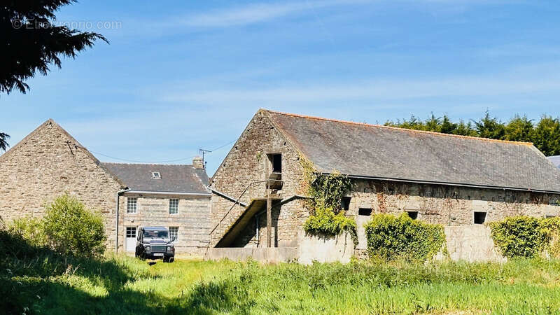 Maison à CAST