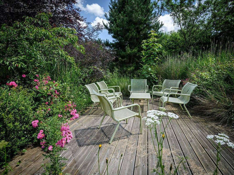 Commerce à SAINT-VAURY