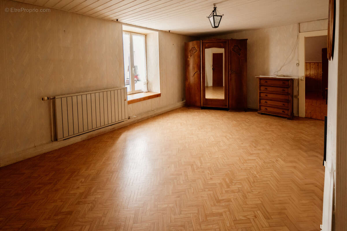 Maison à VILLERS-SOUS-CHALAMONT