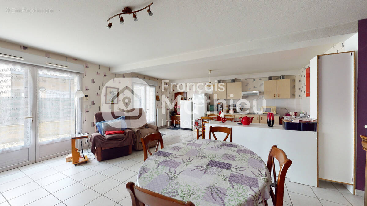 Appartement à CHATILLON-SUR-CHALARONNE
