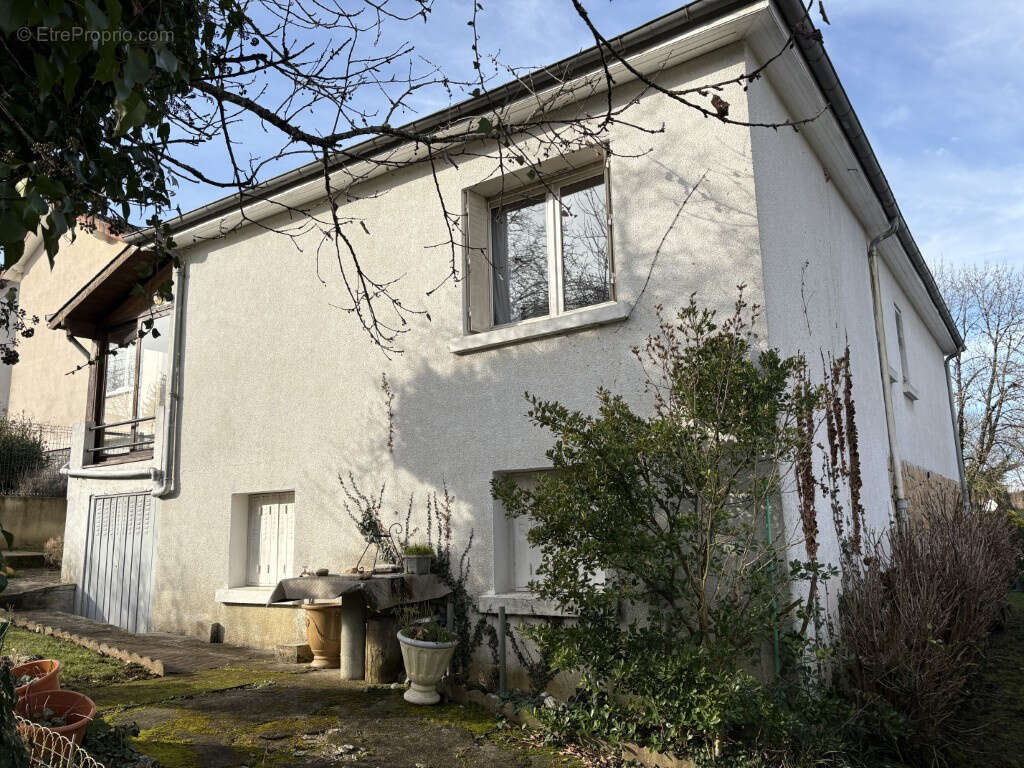 Maison à ARNAC-POMPADOUR