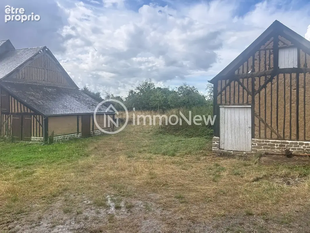 Maison datee de 1677  de 130 m2 avec batiments 300 m2 et four a pain sur terrain 3380 m2 environ - photo 9
