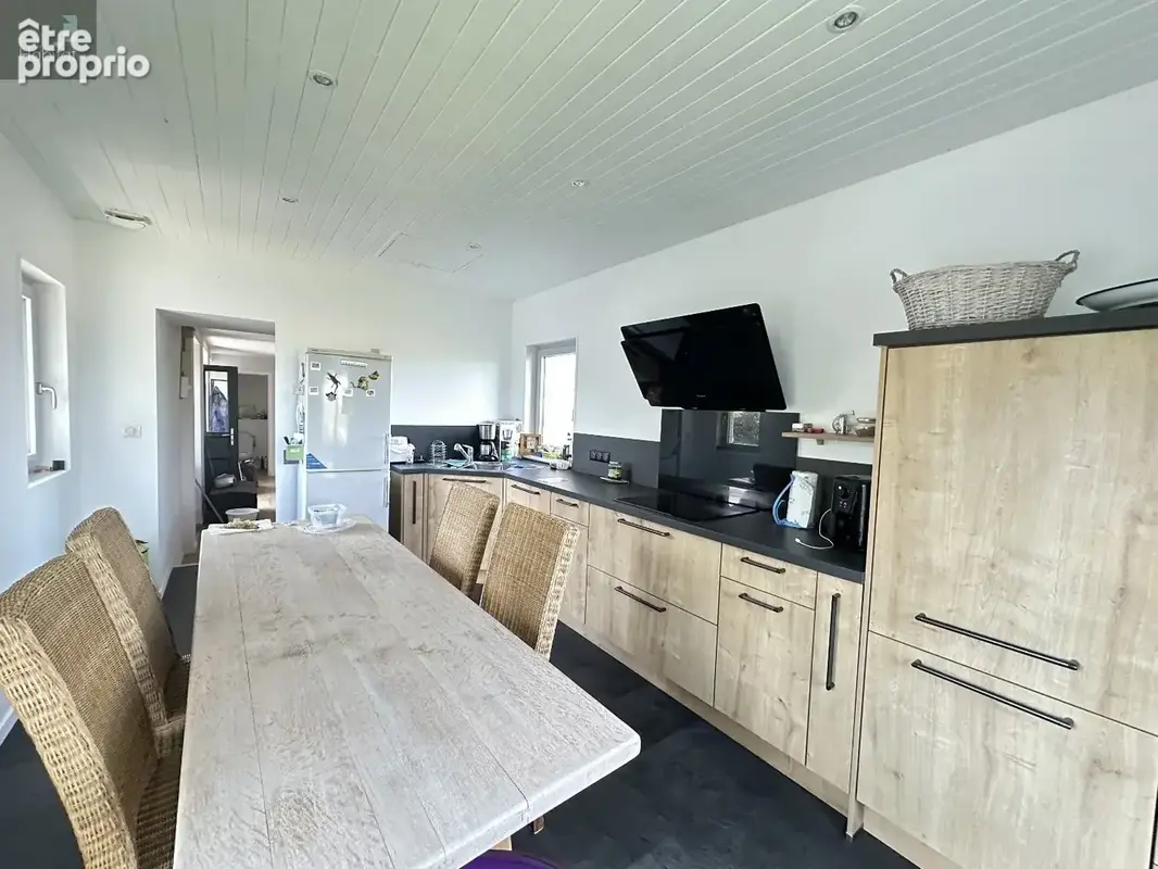 Maison en pierre, rénovée avec charme et authenticité dans un village de caractère - photo 2