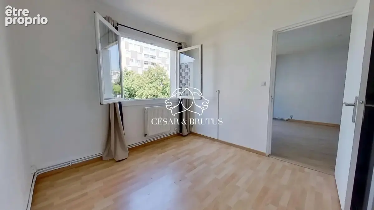 Appartement 4 pièces 77 m² à vendre à Saint-Priest (69800) - photo 9