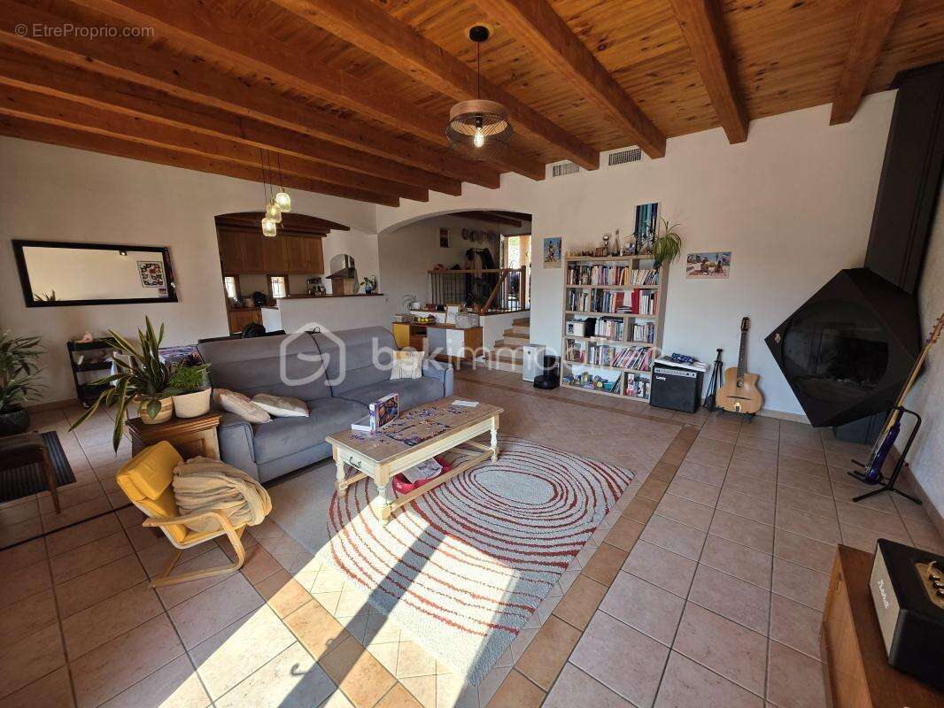 Entre cannes et antibes – maison 5 pièces de 114 m² – 80 m² d’annexes – piscine - photo 6