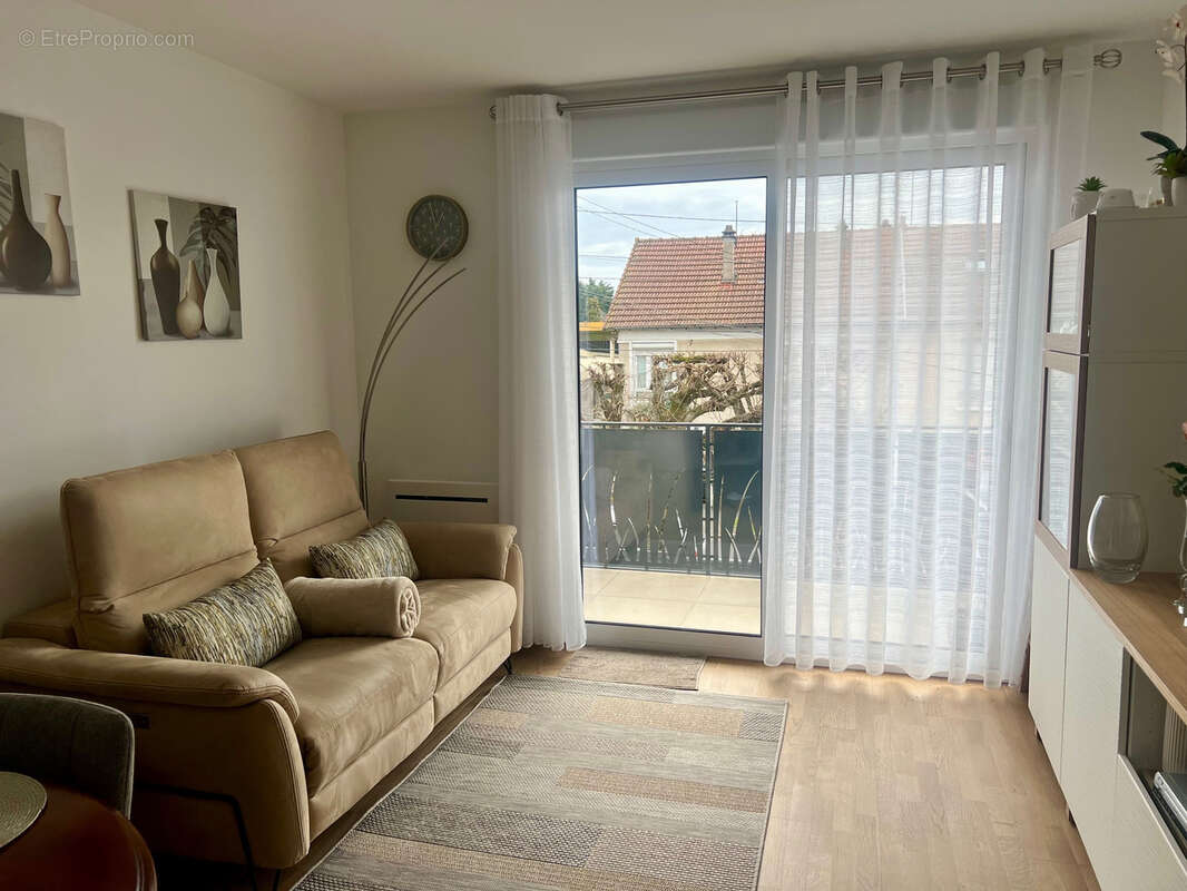 Appartement à PARAY-VIEILLE-POSTE