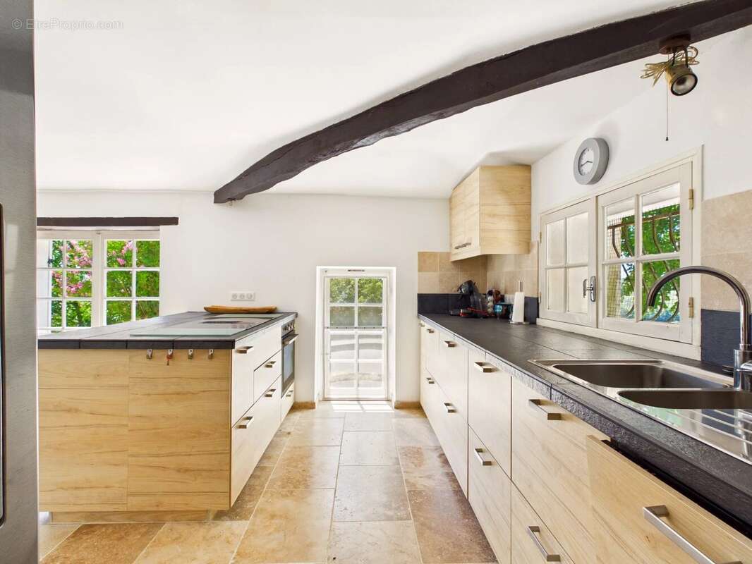 Superbe maison de plain-pied 3 chambres avec piscine et vues panoramiques - photo 12