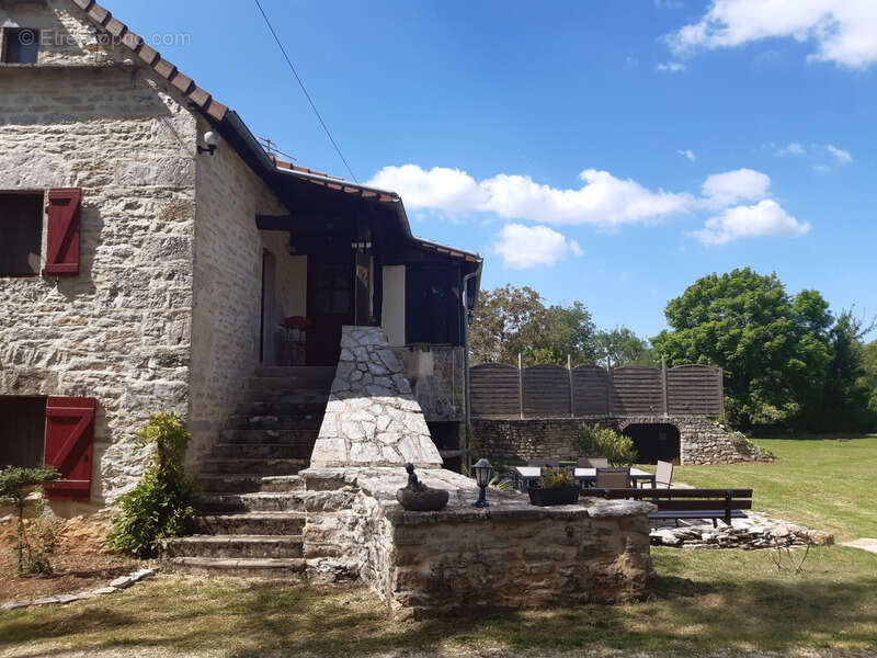 Maison à SALVAGNAC-CAJARC