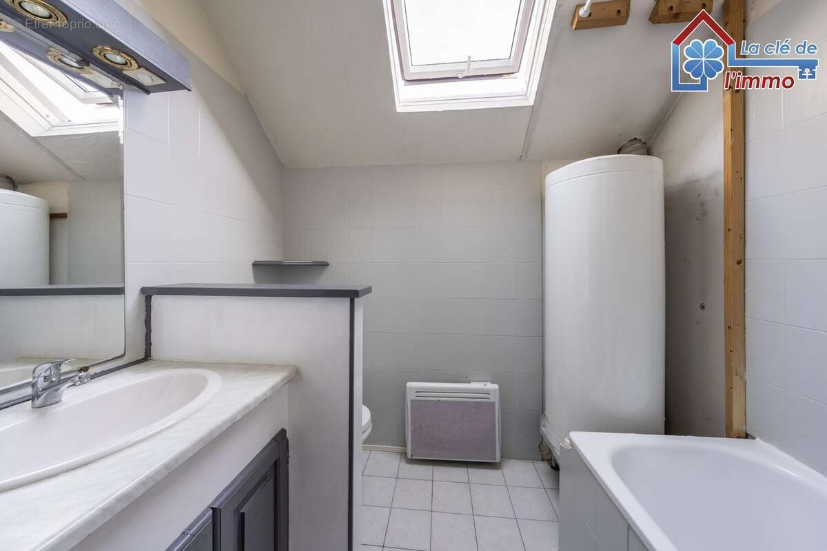 Maison à CHEVRY-COSSIGNY