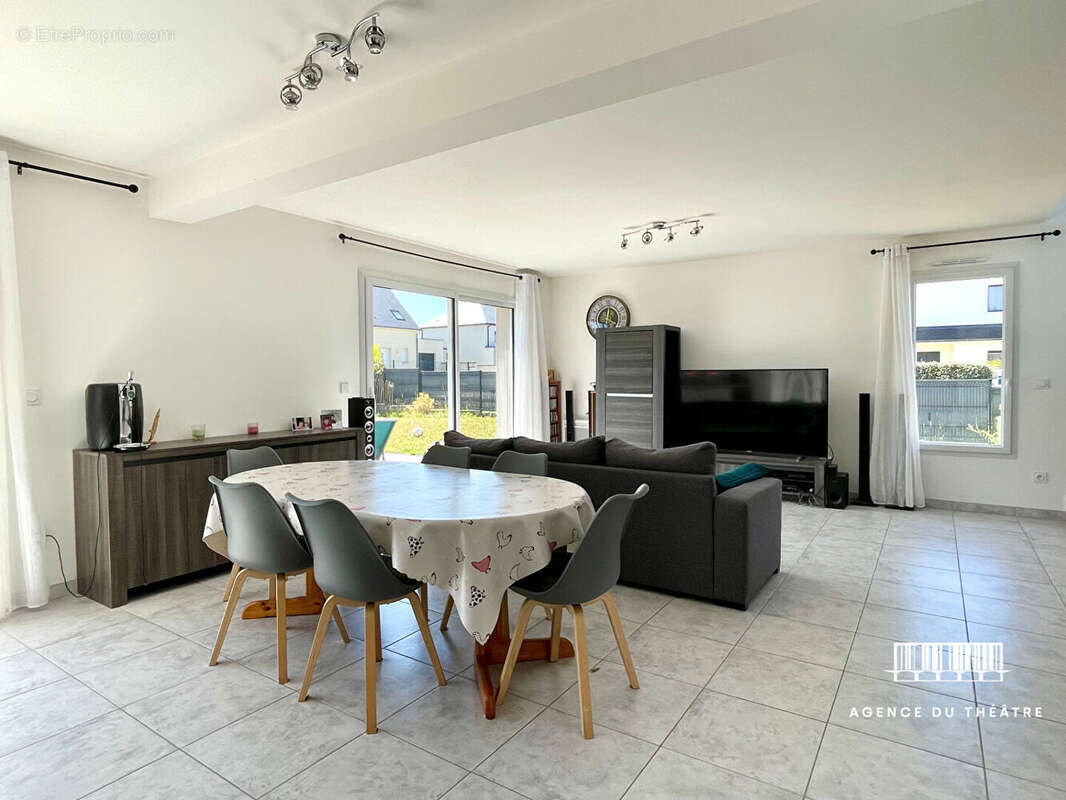 Maison à COURSEULLES-SUR-MER