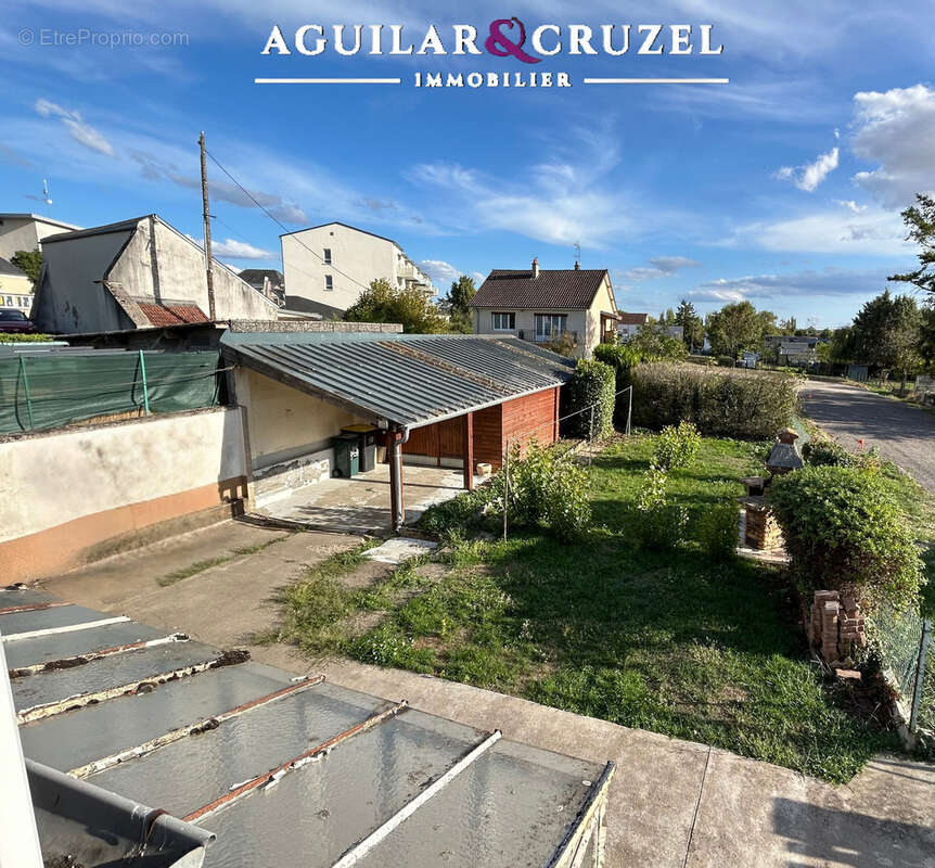 Maison à LA CHAPELLE-SAINT-URSIN