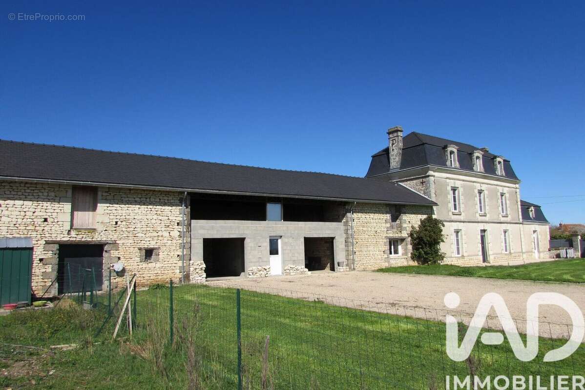 Maison 178 m² à Chalais  - photo 6