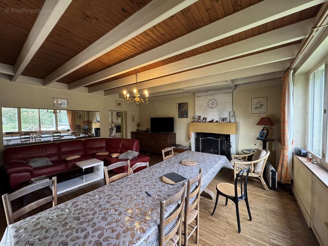 Maison 174 m² à Reignac  - photo 52