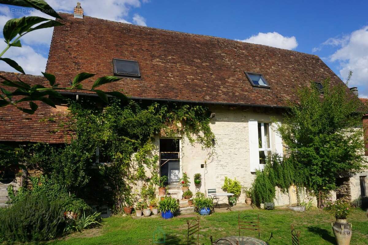 Charmante maison en pierre du XVIIe siècle située au coeur du paisible et pittoresque Périgord vert. - photo 21