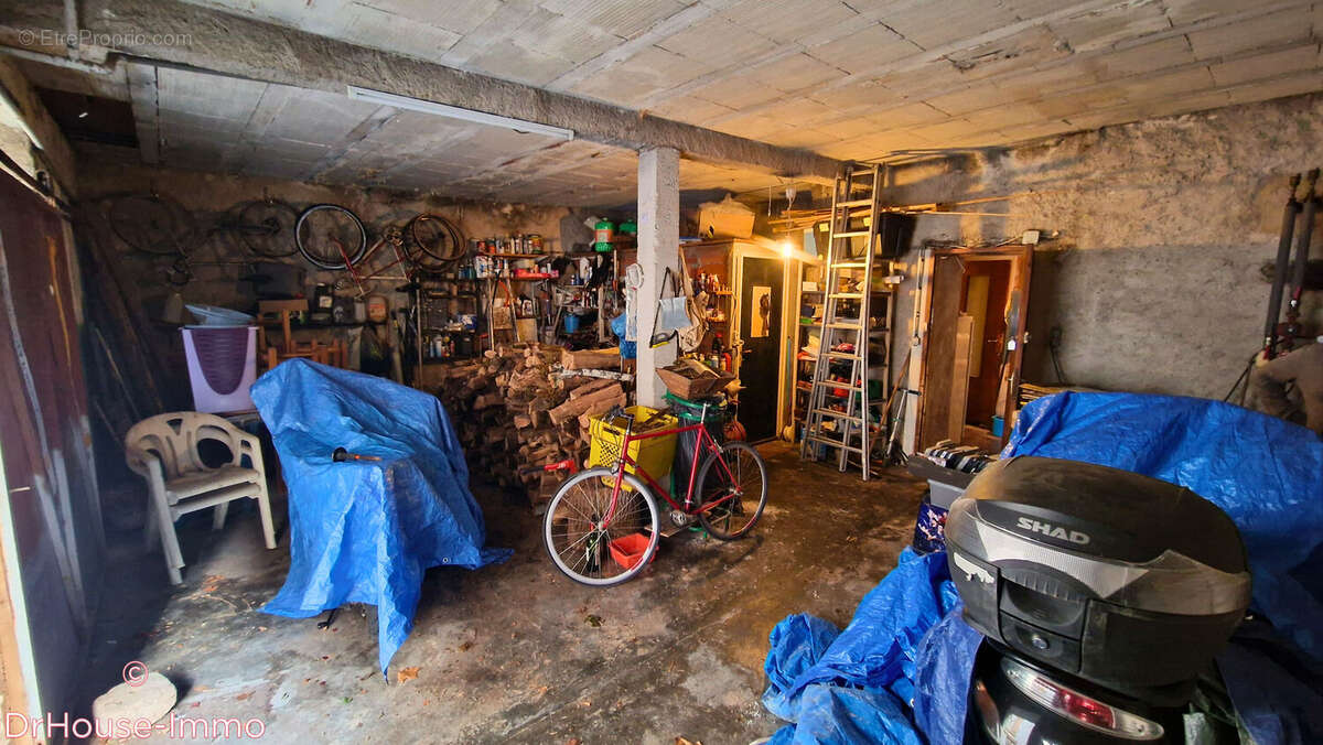 Maison à PUYLAROQUE