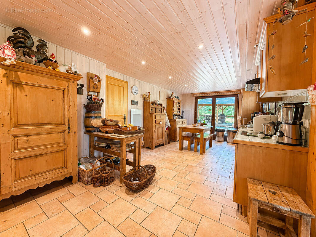 Magnifique chalet 7 pieces a bogeve de 270m2 avec terrain de 1808m2 - photo 8