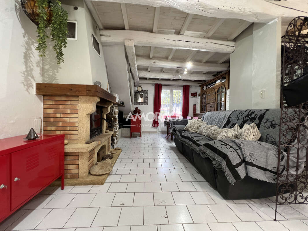 Maison à LE CASTELLET
