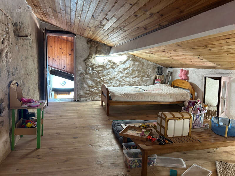 Maison à CHANTECORPS