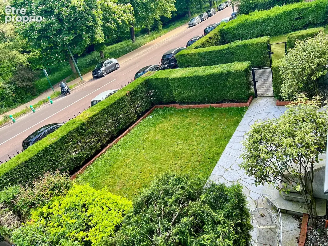 6/7 pieces  147 m2 + terrasse et jardin privatif env 85 m2 - photo 1