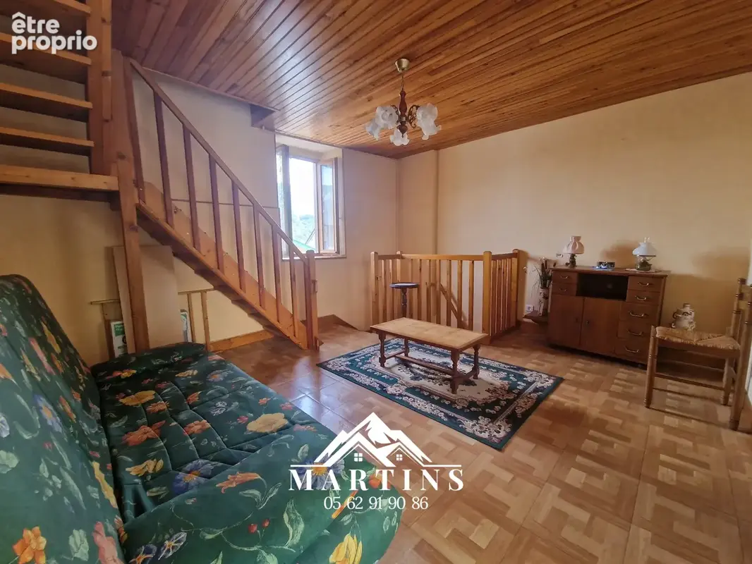 EXCLUSIVITE AGENCE - Charmante petite maison de village et terrain autour. - photo 8