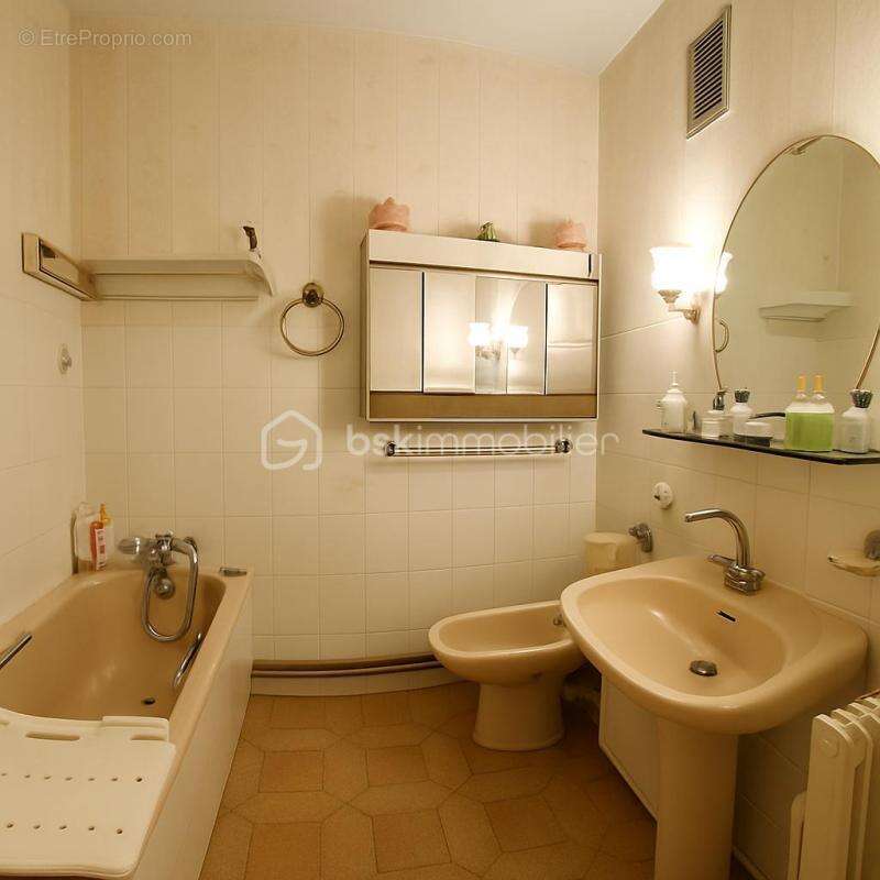 Appartement à FONTAINE
