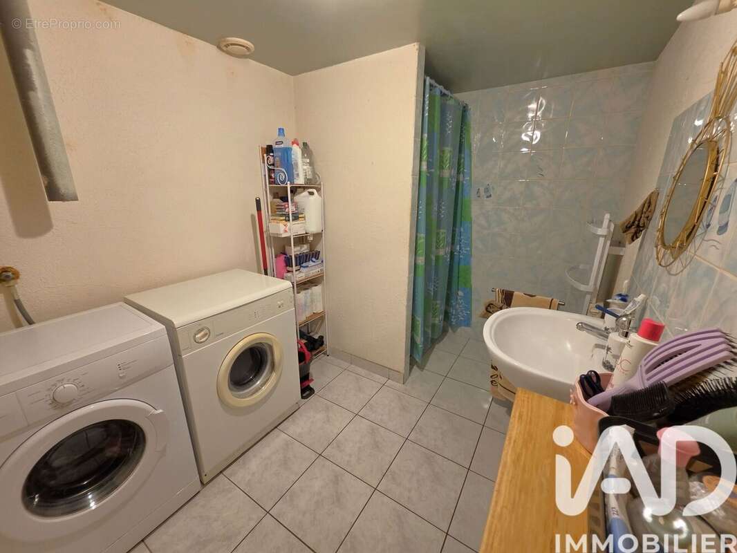Maison 175 m² à Saint-Julien-Vocance  - photo 9
