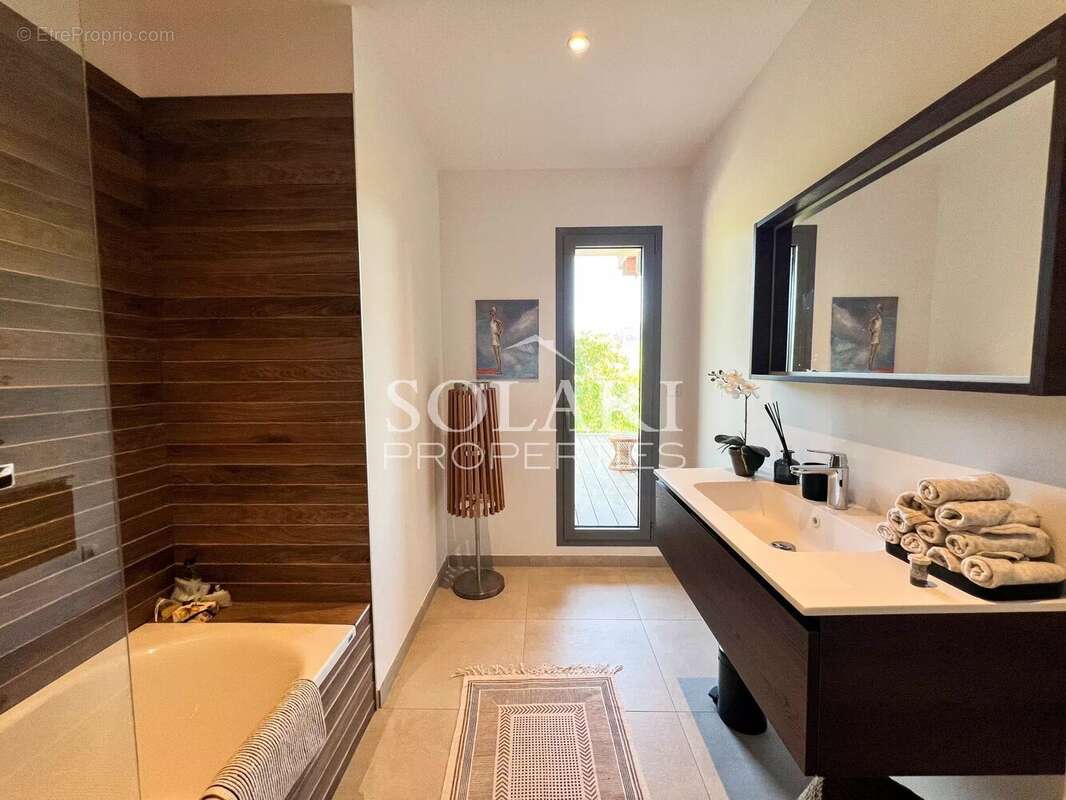 Maison à THEOULE-SUR-MER