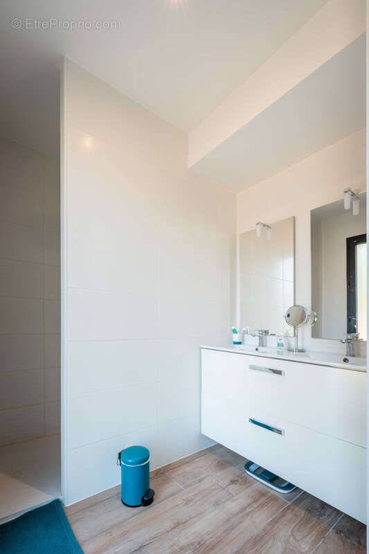 Maison 5 chambres + piscine + garage sur terrain 1035 m2 - photo 7