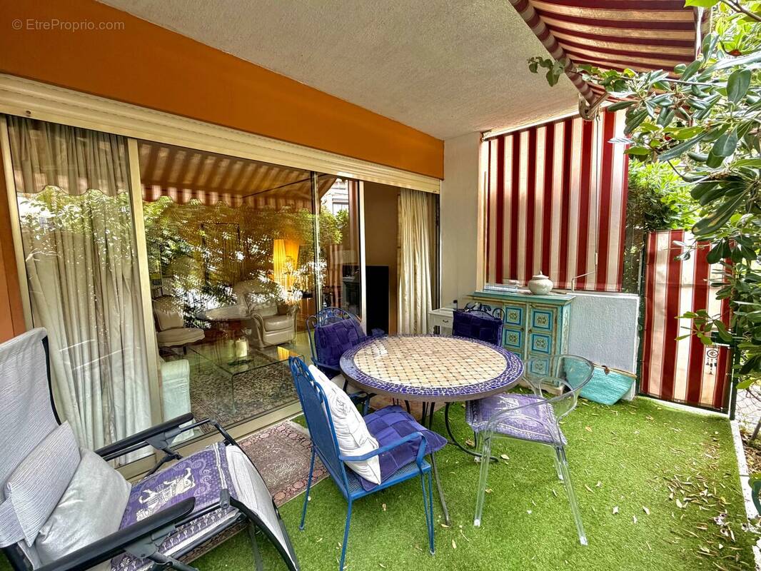 Appartement à ROQUEBRUNE-CAP-MARTIN