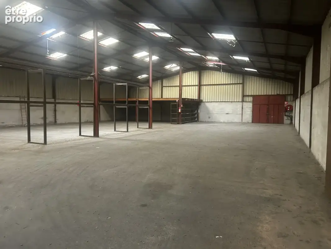 Entrepot Dépôt/Local d'activités 2 200 m2   Divisible   Proche aéroport - photo 6