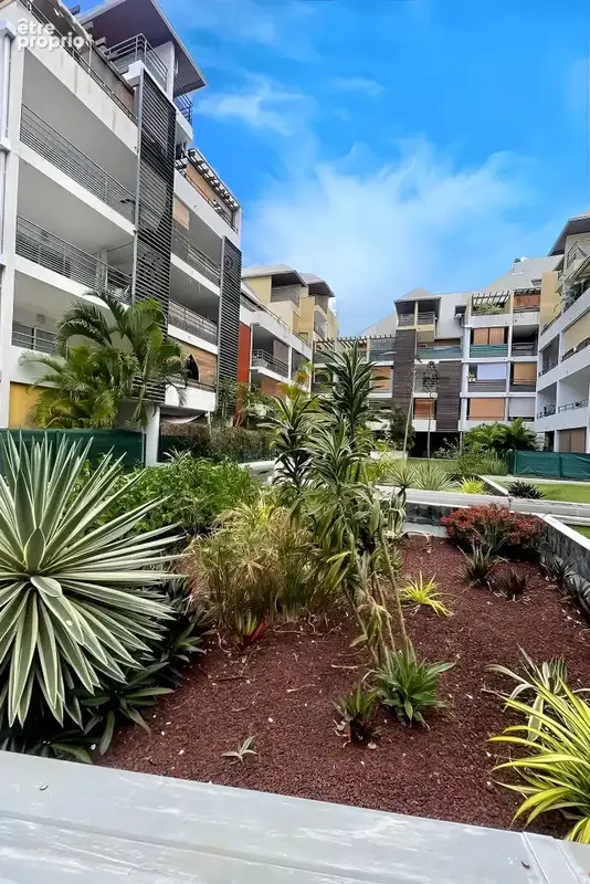 A VENDRE - Saint-Denis centre - Appartement T2 rénové en excellent état - photo 6