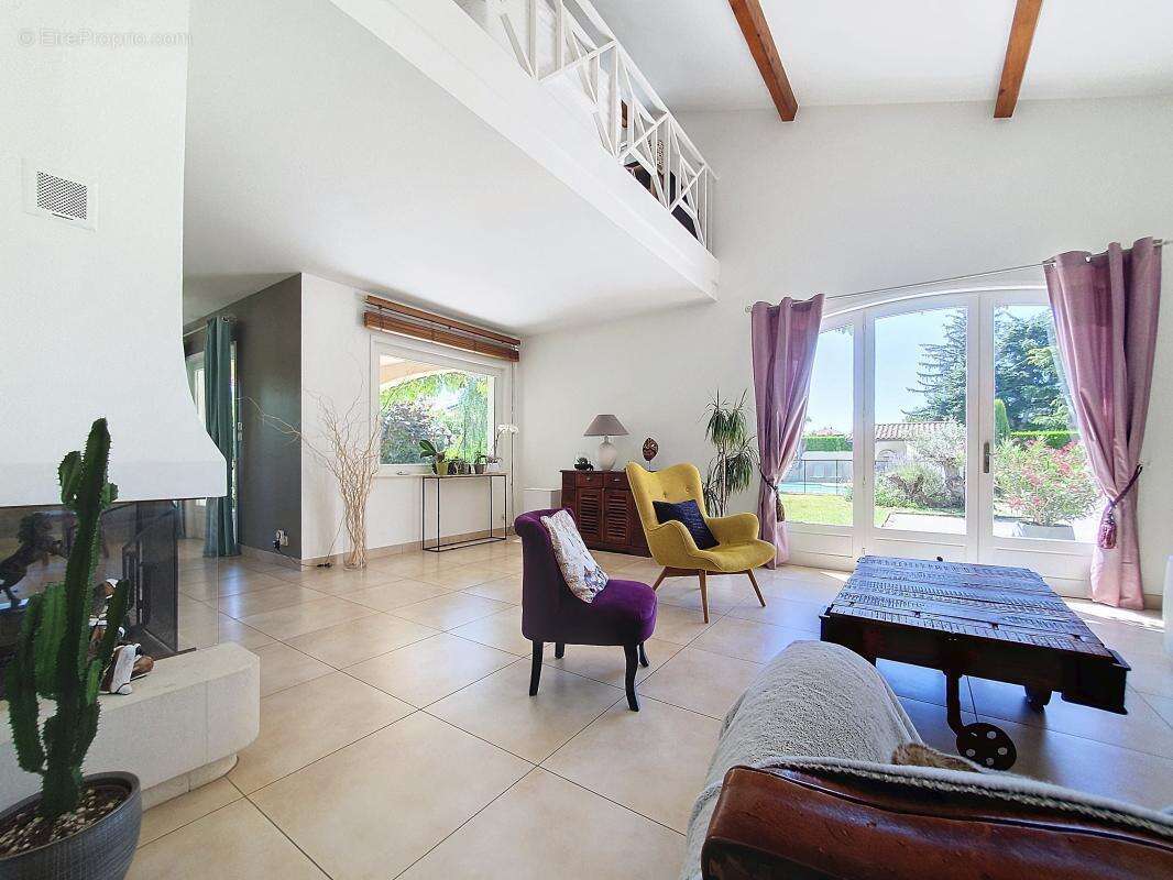 Maison - 3 Chambres - possibilité 4 - Cave - Buanderie - Terrasse - Balcon - Jardin - Piscine - Au calme - photo 10