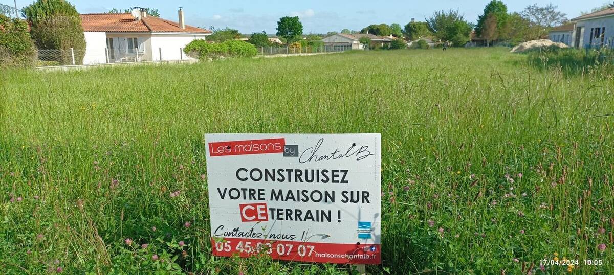 Terrain à MOULIDARS