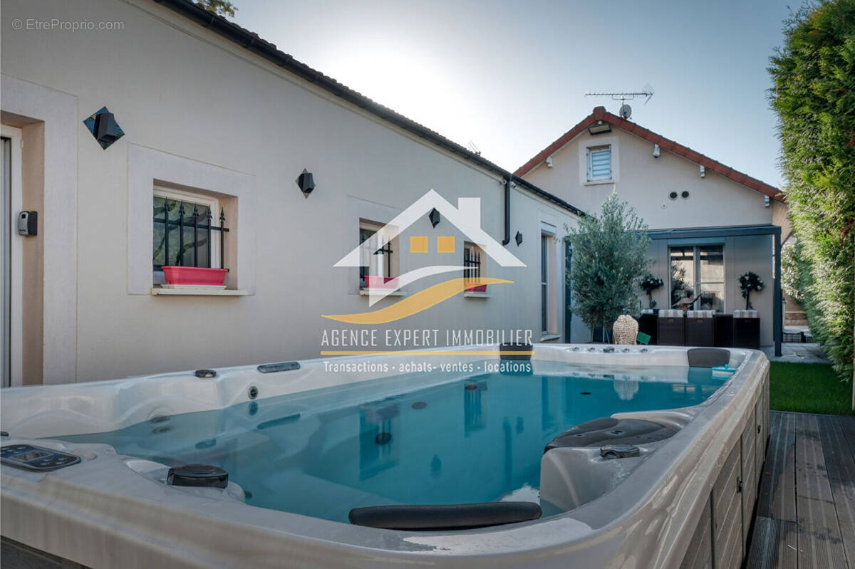 Maison à BALLAINVILLIERS